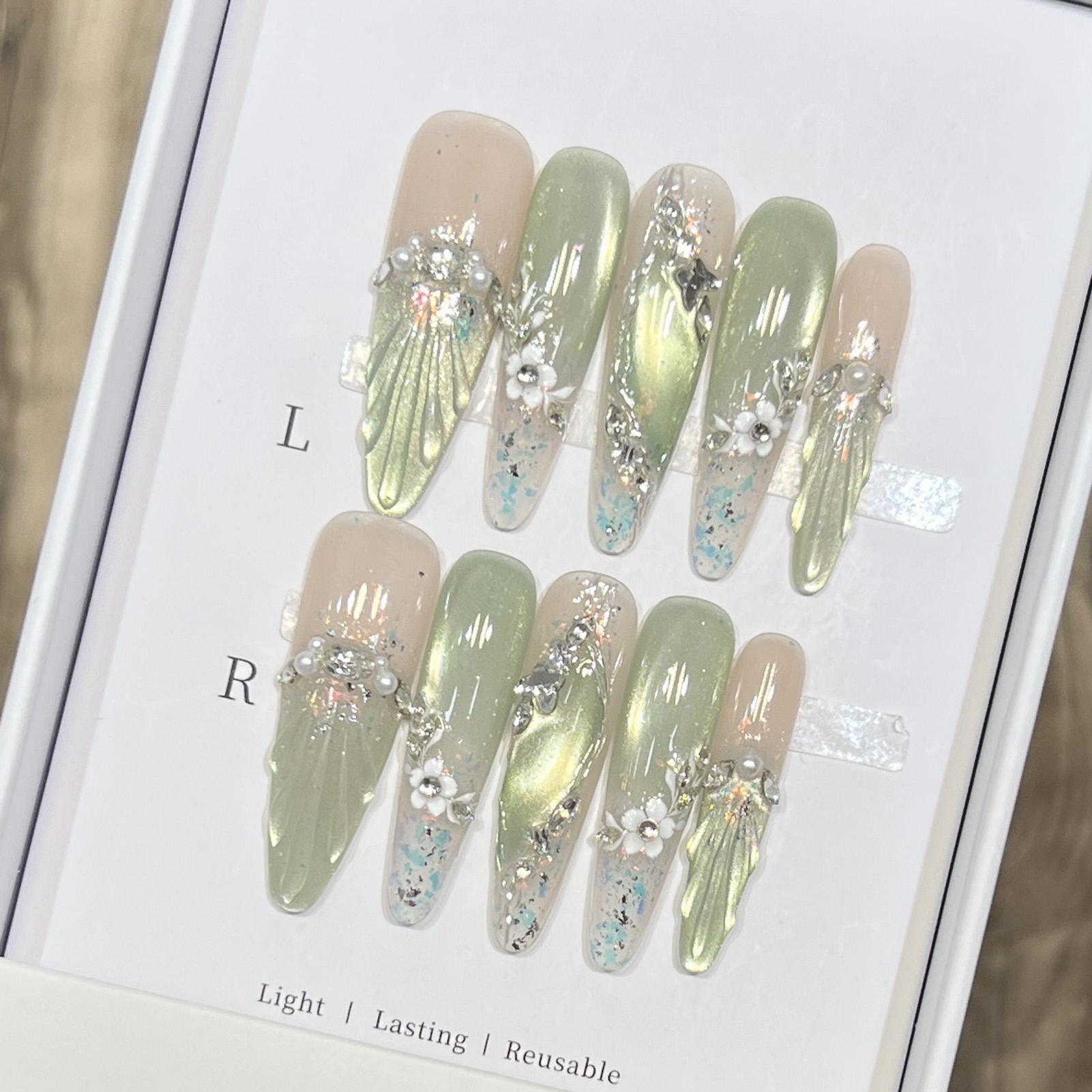 Pressed Flower Art - 10pcs ยาวอัลมอนด์เล็บปลอมเคล็ดลับสีเขียว Cat's Eye Handmade ภาษาฝรั่งเศสคํากดบนเล็บดอกไม้